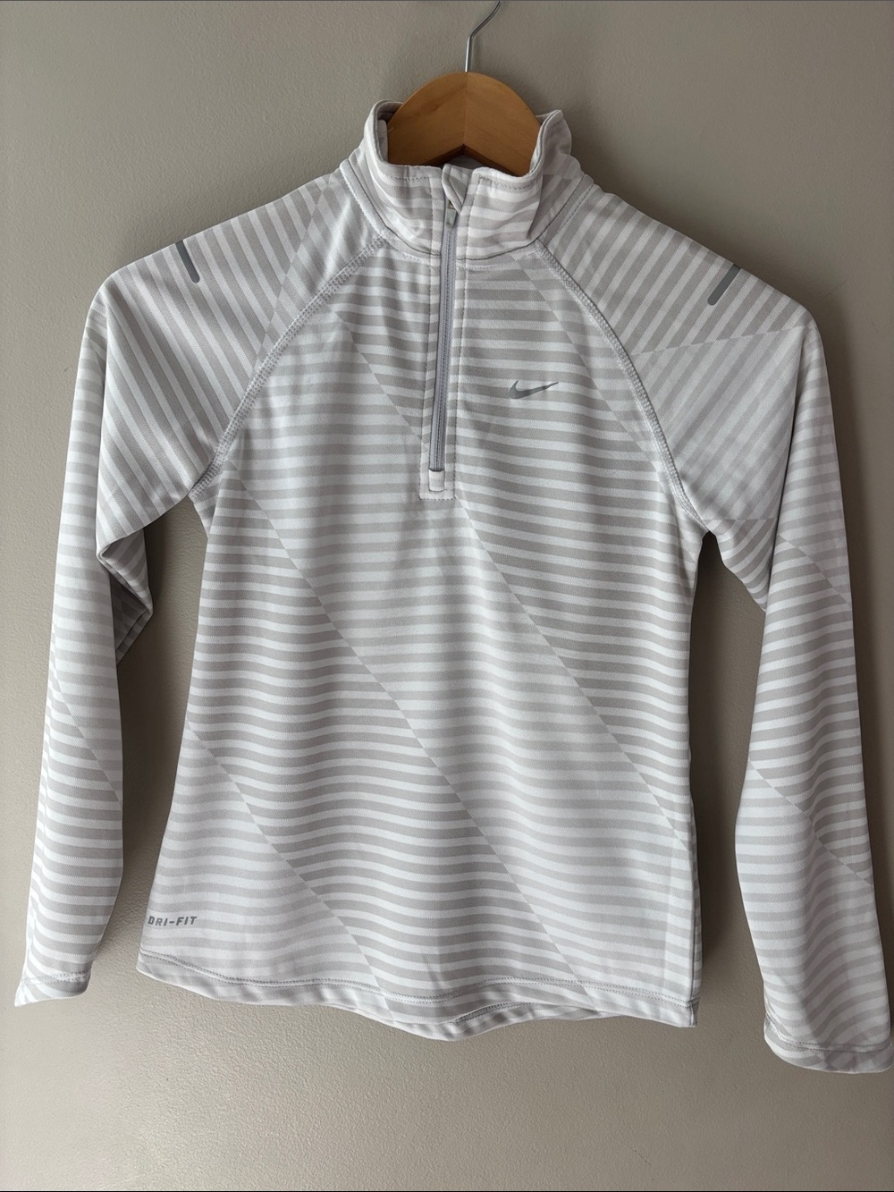 Nike kid's Dri-FIT 1/2-zip running long sleeve pullover long sleeve tee